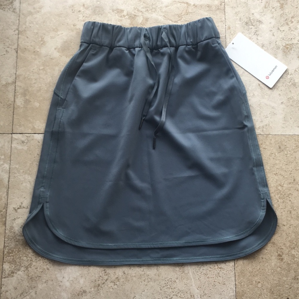 NWT Lululemon on the fly skirt BLUC - Picture 1 of 8